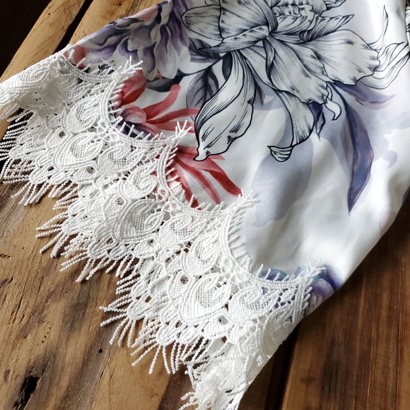 LE ROSE Women's Floral Satin Fleur Lace Trim Robe Small - Picture 10 of 16